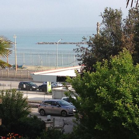 Villa Lilly Falconara Marittima Dış mekan fotoğraf