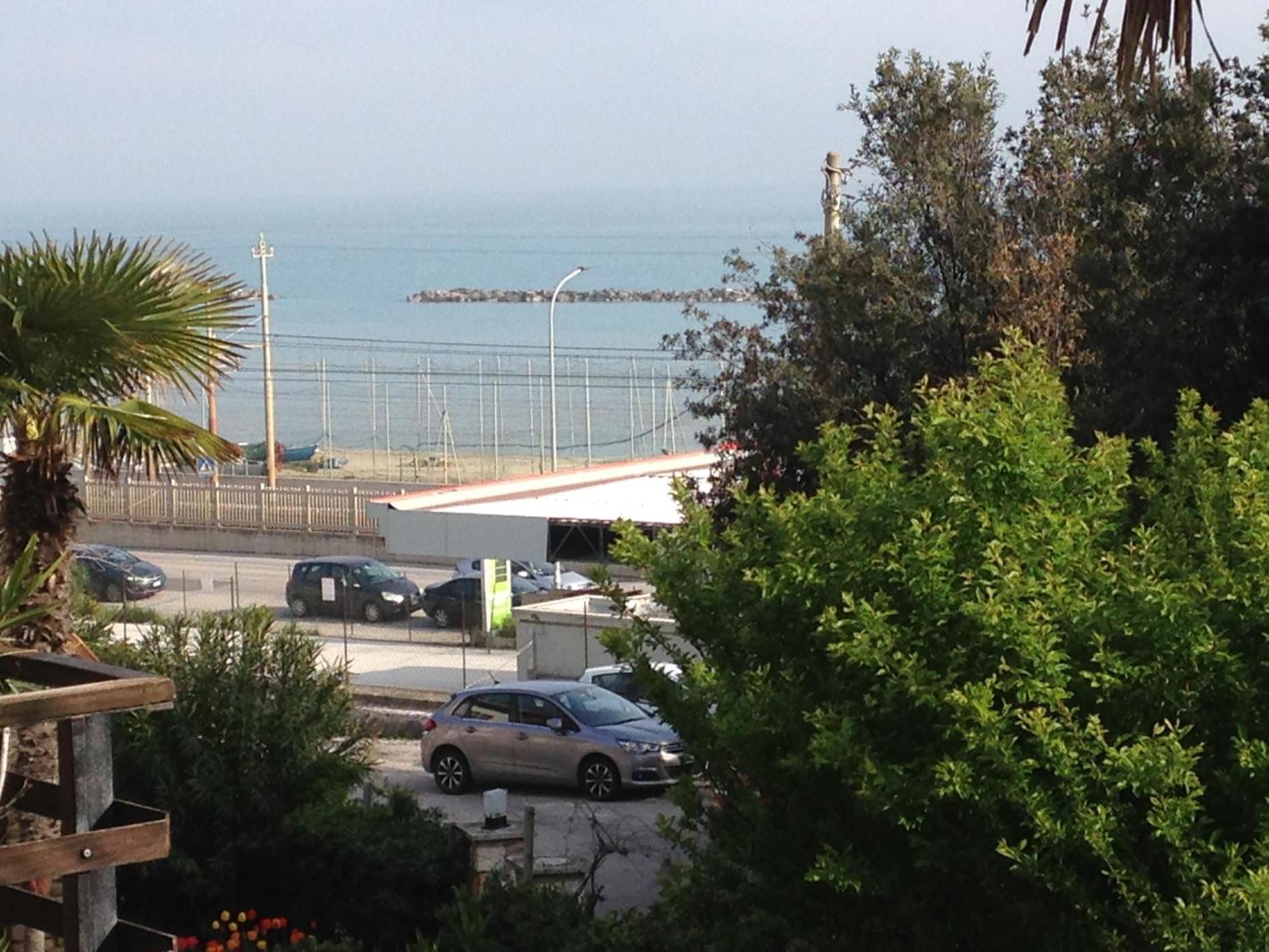 Villa Lilly Falconara Marittima Dış mekan fotoğraf
