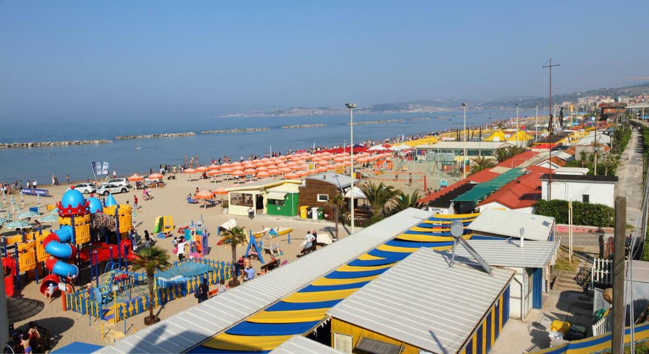 Villa Lilly Falconara Marittima Dış mekan fotoğraf